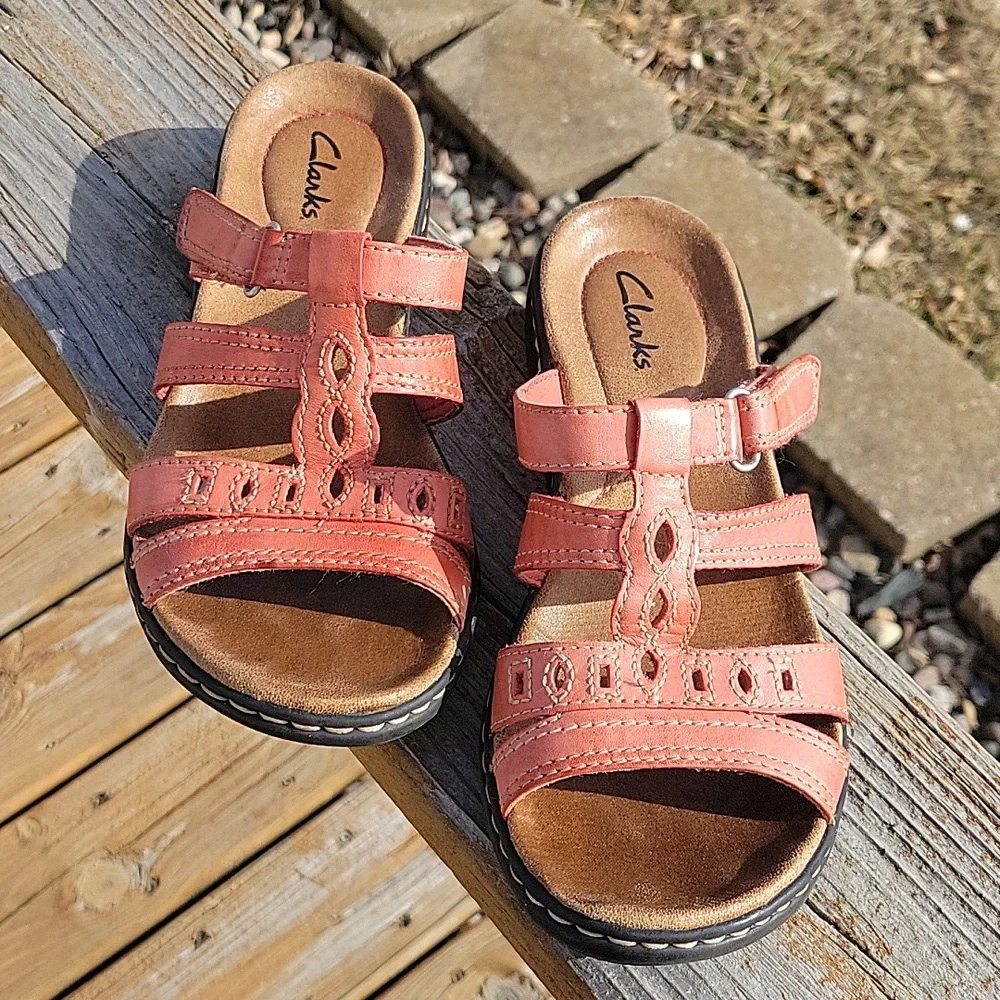 Clarks Leather Salmon Coral Color Strappy Sandal. Women's Size 7 Med. - Picture 8 of 11